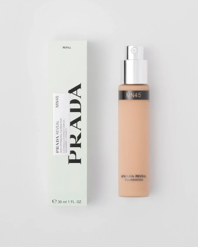 Prada Reveal Skin Optimizing Foundation Refill – Mn45 – Střední neutrální Prada Reveal Skin Optimizing Foundation Refill – Mn45 – Střední neutrální
