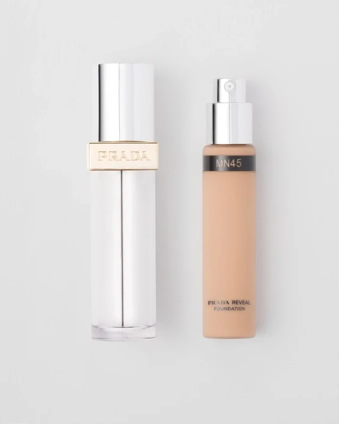 Prada Reveal Skin Optimizing Foundation Refill – Mn45 – Střední neutrální Prada Reveal Skin Optimizing Foundation Refill – Mn45 – Střední neutrální