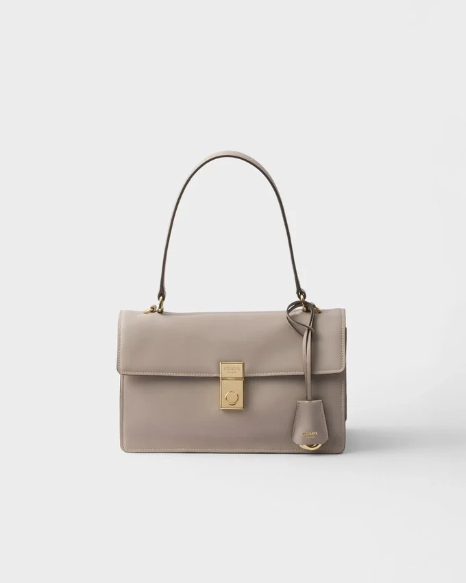 Prada Soft Středně velká kožená taška přes rameno Prada Soft Středně velká kožená taška přes rameno
