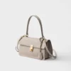 Prada Soft Středně velká kožená taška přes rameno Prada Soft Středně velká kožená taška přes rameno