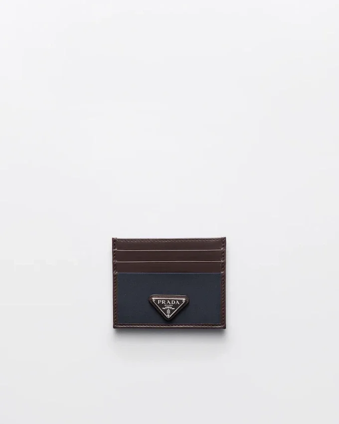 Prada Speedrock Re-Nylon a kožený držák na karty Prada Speedrock Re-Nylon a kožený držák na karty