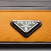Prada Speedrock Re-Nylon a kožený držák na karty Prada Speedrock Re-Nylon a kožený držák na karty