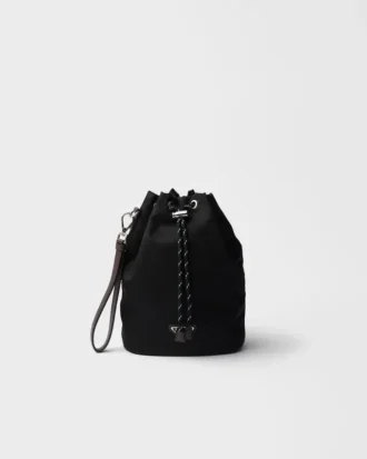 Prada Speedrock Re-Nylon a kožené pouzdro Prada Speedrock Re-Nylon a kožené pouzdro