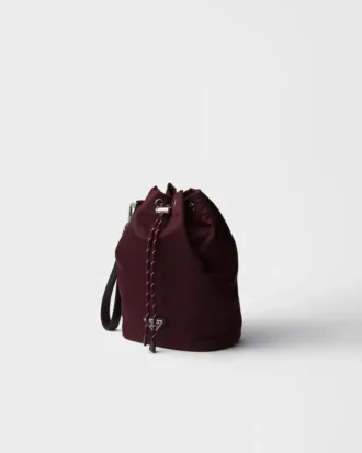 Prada Speedrock Re-Nylon a kožené pouzdro Prada Speedrock Re-Nylon a kožené pouzdro