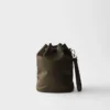 Prada Speedrock Re-Nylon a kožené pouzdro Prada Speedrock Re-Nylon a kožené pouzdro