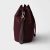 Prada Speedrock Re-Nylon a kožené pouzdro Prada Speedrock Re-Nylon a kožené pouzdro