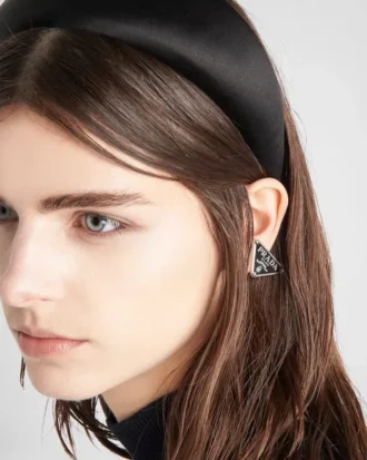 Prada Symbole Jednoduchá náušnice do levého ucha