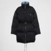 Re-Nylonový kabát s kapucí z gabardínu Re-Nylonový kabát s kapucí z gabardínu