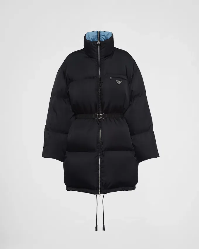 Re-Nylonový kabát s kapucí z gabardínu Re-Nylonový kabát s kapucí z gabardínu