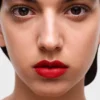 Rtěnka Prada Monochrome Hyper Matte – R28 – Fuoco Rtěnka Prada Monochrome Hyper Matte – R28 – Fuoco