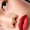 Rtěnka Prada Monochrome Hyper Matte – R28 – Fuoco Rtěnka Prada Monochrome Hyper Matte – R28 – Fuoco