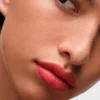 Rtěnka Prada Monochrome Soft Matte – O176 – Nacarat Rtěnka Prada Monochrome Soft Matte – O176 – Nacarat