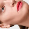 Rtěnka Prada Monochrome Soft Matte – O177 – Flamingo Rtěnka Prada Monochrome Soft Matte – O177 – Flamingo