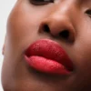 Rtěnka Prada Monochrome Soft Matte – R127 – Carminio Rtěnka Prada Monochrome Soft Matte – R127 – Carminio