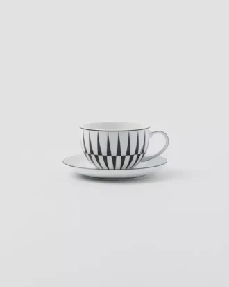 Sada dvou porcelánových čajových šálků – pruhy