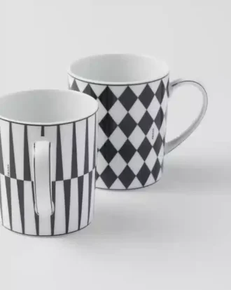 Sada dvou porcelánových hrníčků – šachovnice a pruhy