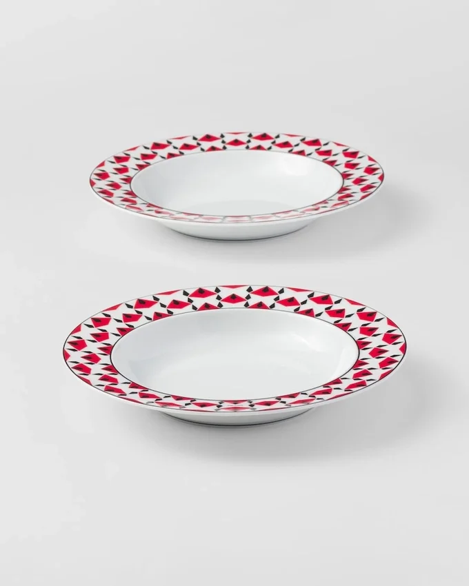 Sada dvou porcelánových polévkových talířů – Vienna Red Sada dvou porcelánových polévkových talířů – Vienna Red