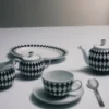 Sada porcelánové konvičky na mléko a cukřenky – šachovnicový vzor Sada porcelánové konvičky na mléko a cukřenky – šachovnicový vzor