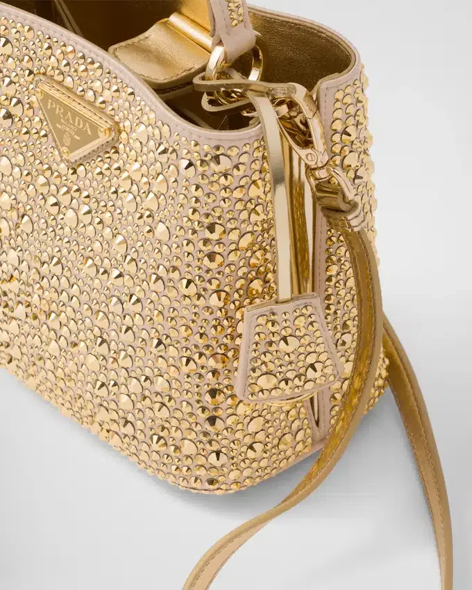 Saténová taška Prada Panier s krystaly Saténová taška Prada Panier s krystaly