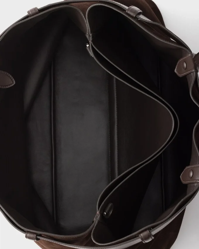 Semišová taška Prada Buckle s páskem Semišová taška Prada Buckle s páskem