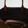 Semišová taška Prada Buckle s páskem Semišová taška Prada Buckle s páskem