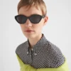 Sluneční brýle s logem Prada Sluneční brýle s logem Prada