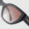 Sluneční brýle s logem Prada Sluneční brýle s logem Prada