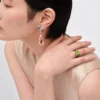 Solitaire prsten Couleur Vivante – bílé zlato s peridotem a ametystem Solitaire prsten Couleur Vivante – bílé zlato s peridotem a ametystem