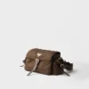 Střední taška přes rameno Prada Explore z materiálu Re-Nylon s klopou