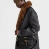 Střední taška přes rameno Prada Explore z materiálu Re-Nylon s klopou