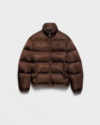 Středně těžká péřová bunda z materiálu Re-Nylon