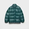 Středně těžká péřová bunda z materiálu Re-Nylon Středně těžká péřová bunda z materiálu Re-Nylon