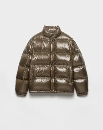 Středně těžká péřová bunda z materiálu Re-Nylon