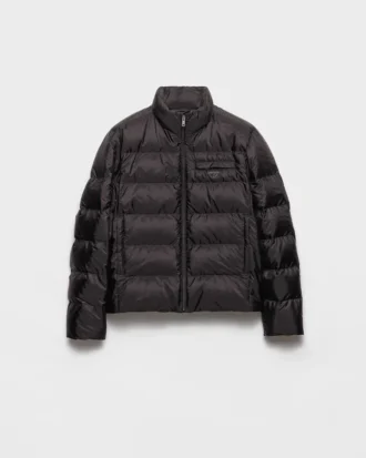 Středně těžká péřová bunda z materiálu Re-Nylon