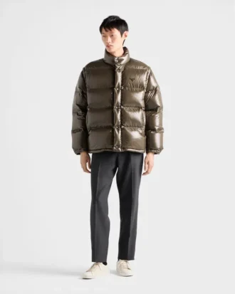 Středně těžká péřová bunda z materiálu Re-Nylon