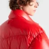 Středně těžká péřová bunda z materiálu Re-Nylon Středně těžká péřová bunda z materiálu Re-Nylon