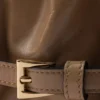 Středně velká kožená taška přes rameno