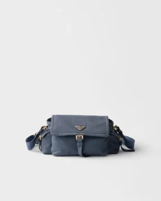 Středně velká kožená taška přes rameno Prada Explore s klopou