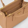 Středně velká kožená taška Prada Galleria z kůže Saffiano Středně velká kožená taška Prada Galleria z kůže Saffiano