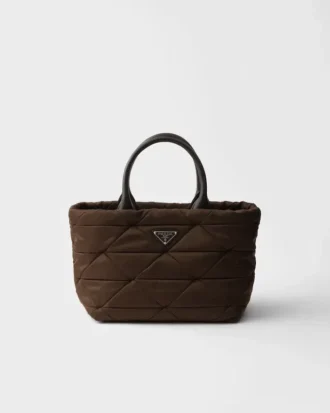 Středně velká polstrovaná taška z materiálu Re-Nylon a kůže