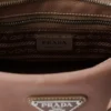 Středně velká taška Prada Bonnie z patinované kůže Středně velká taška Prada Bonnie z patinované kůže
