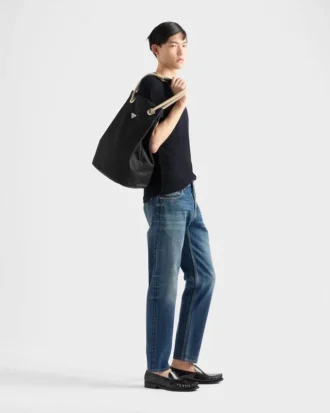 Středně velká taška Prada Mariner z materiálu Re-Nylon