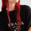 Svetr s kulatým výstřihem z kašmíru a vlny s logem Prada Svetr s kulatým výstřihem z kašmíru a vlny s logem Prada