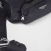 Taška na domácí mazlíčky z materiálu Re-Nylon a kůže Saffiano Taška na domácí mazlíčky z materiálu Re-Nylon a kůže Saffiano