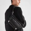 Taška přes rameno z materiálu Re-Nylon a kůže Saffiano Taška přes rameno z materiálu Re-Nylon a kůže Saffiano