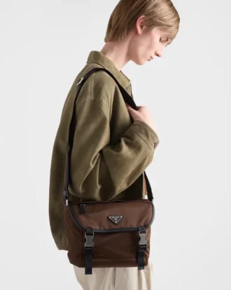 Taška přes rameno z materiálu Re-Nylon a kůže Saffiano