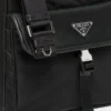 Taška přes rameno z materiálu Re-Nylon a kůže Saffiano Taška přes rameno z materiálu Re-Nylon a kůže Saffiano