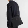 Taška přes rameno z materiálu Re-Nylon a kůže Saffiano Taška přes rameno z materiálu Re-Nylon a kůže Saffiano