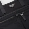 Taška z materiálu Re-Nylon a kůže Saffiano Taška z materiálu Re-Nylon a kůže Saffiano