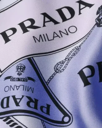 Šátek z potištěného hedvábného kepru 90